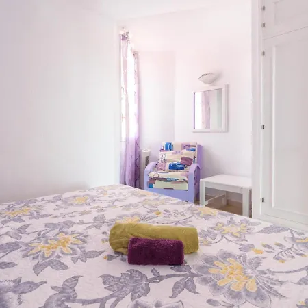113 Stylish 1 Bedroom Accommodation, Pool, Terrace *